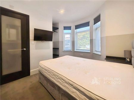 1 bedroom in a house share to rent - Photo 2