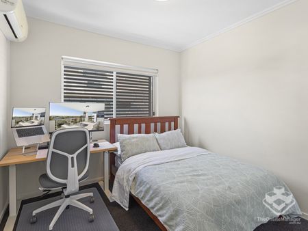 Modern 2-Bedroom Apartment in Leafy Lutwyche — Unbeatable Location - Photo 5