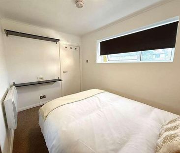 Avalon Close, Enfield, EN2 - Photo 2