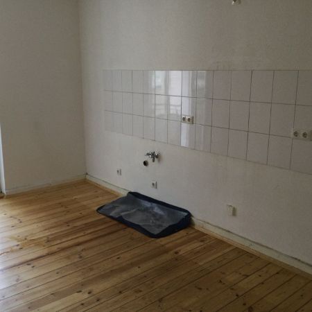 3- Zimmerwohnung mit abgeschliffenen Dielen und Balkon - Foto 4