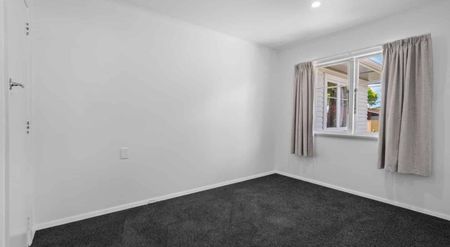 3 Bedroom Home on large site - Photo 4