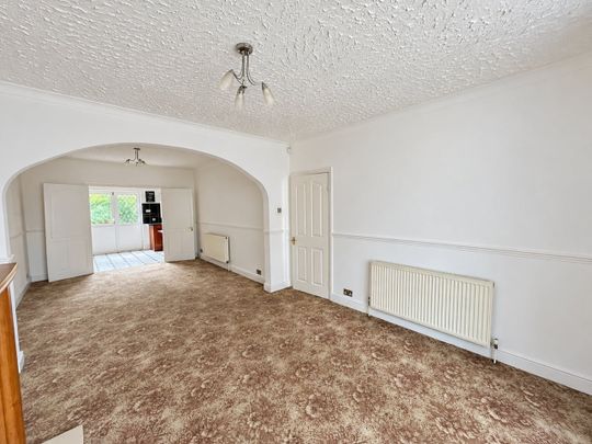 3 Bed Semi-Detached House, Gresham Road, TW3 - Photo 1