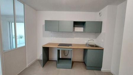 Location Appartement 2 pièces 43m² MONTPELLIER 34000 - Photo 2