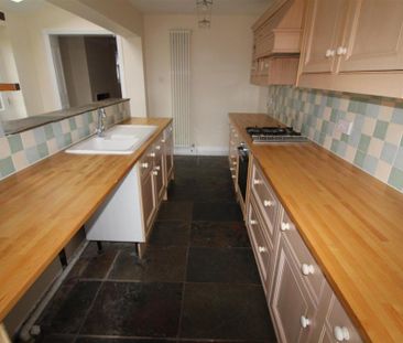 2 bedroom semi-detached house to rent - Photo 6