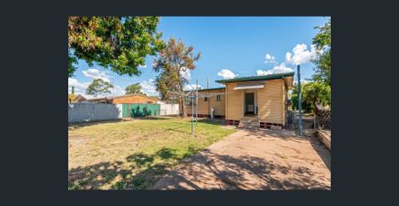 3 Bedroom Home Right In Centre of Town! - Photo 3