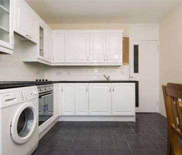 2 bedroom maisonette to rent - Photo 1