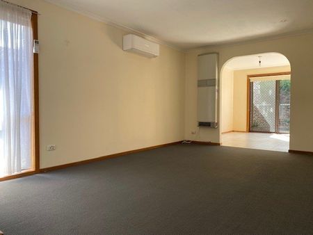 4/49 Strathallan Road, Macleod - Photo 4