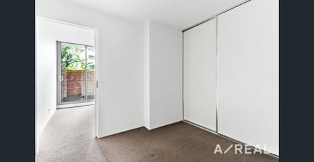 Bright and Stylish Living with a good-sized Balcony - Photo 3