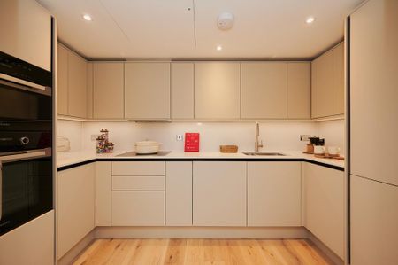 4 bedroom flat to rent - Photo 2