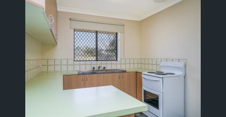 3x1 Family Home, in Quiet Location! - Photo 3