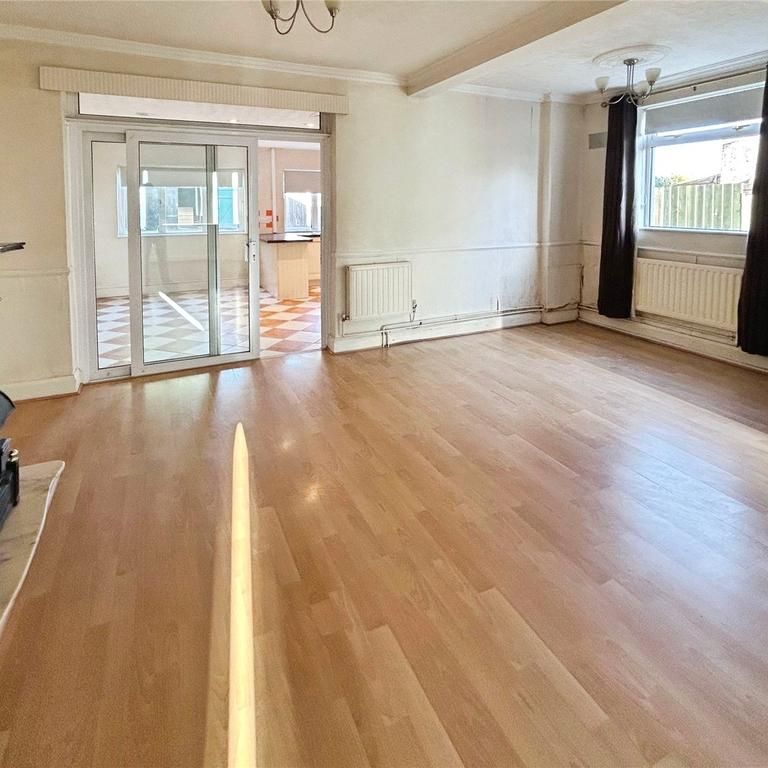 3 bedroom semi-detached house to rent - Photo 1