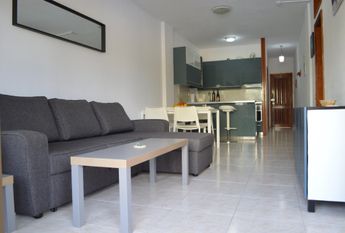 Ample Two Bedroom Apartment in Playa del Inglés