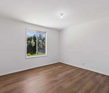 Spacious Five-Bedroom Family Home in Convenient Salisbury Location - Photo 5
