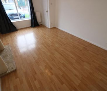 3 bedroom end of terrace house to rent - Photo 2