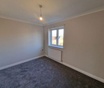 2 bedroom semi-detached house to rent - Photo 2