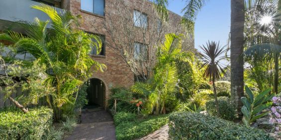 Spacious, Stylish and Convenient – A Premium Furnished Ground Floor Apartment - Photo 3
