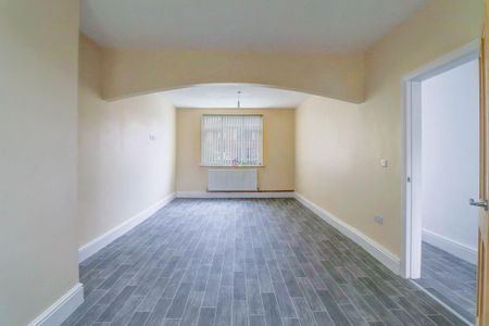 3 bedroom semi-detached house to rent - Photo 3