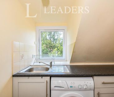 Studio to rent - Photo 6