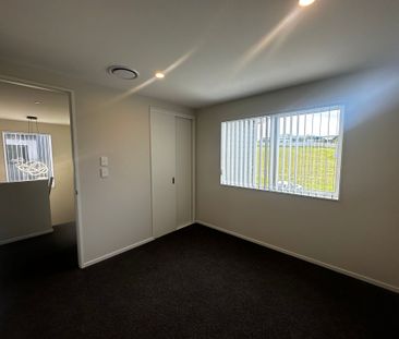 Brand-New Family Home in Beachlands&comma; Ready for You&excl; - Photo 1