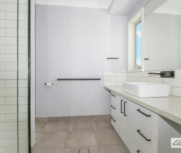 Spacious Family Home - Photo 4