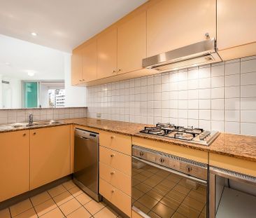 Modern Apartment in the Heart of Chatswood ** Available 02/12/25 ** - Photo 3