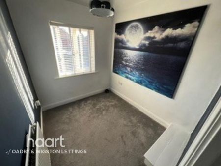 3 bedroom semi-detached house to rent - Photo 4