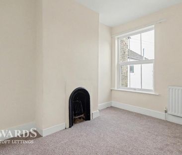 3 bedroom terraced house to rent - Photo 6