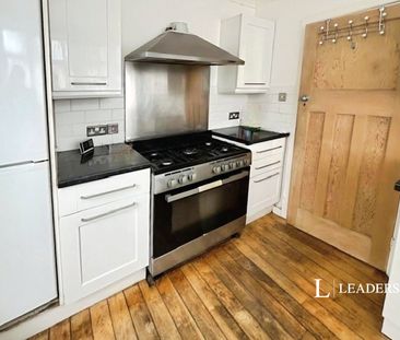 2 bedroom bungalow to rent Brasslands Drive, Portslade, Brighton, BN41 - Photo 1