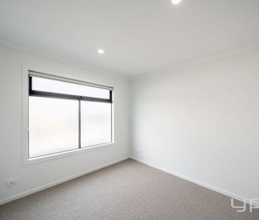 Brand New Living! - Photo 6