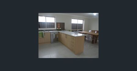 Modern Family Home with Spacious Living - Photo 5