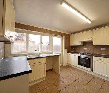 Bungalow, Donegal Park, Harrier Way, Beck Row, Bury St. Edmunds, IP28 - Photo 2