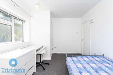 4 bed Semi-Detached House for Rent - Photo 4