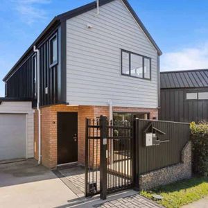 A Home Looked After by Landlords Who Truly Care! - Photo 2