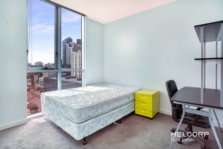 SPACIOUS 2-BEDROOM APARTMENT - FURNISHED - Photo 4