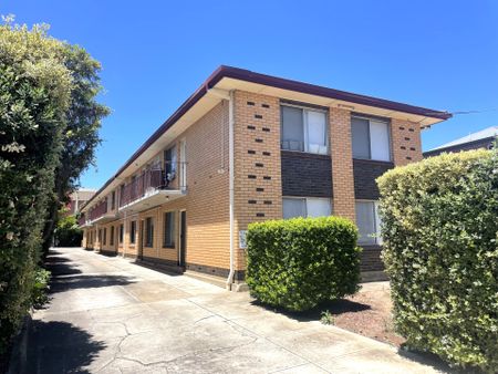 Lovely 2 Bedroom Apartment - Photo 5