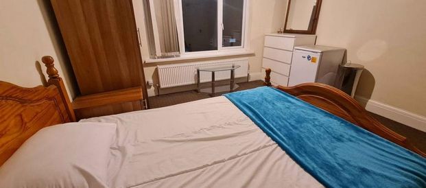 1 bedroom in a house share to rent - Photo 1