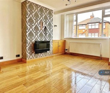 3 bedroom semi-detached house to rent - Photo 1