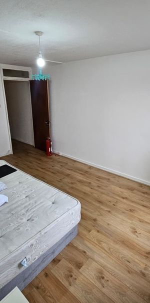 Room in a Shared House, Bruce Road Bow, E3 - Photo 1