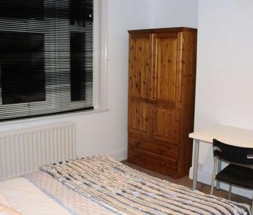 Bedroom Detached House In Winton, BH9 - Photo 1