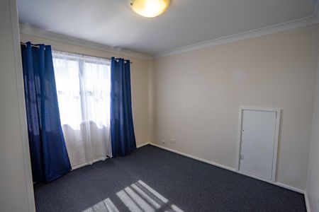 44 Ashford Parade, Merewether Heights NSW 2291 - House For Rent | Domain - Photo 3