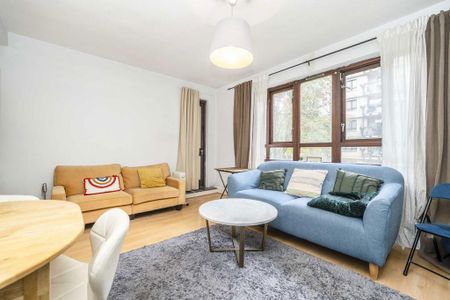 4 bedroom flat to rent - Photo 2