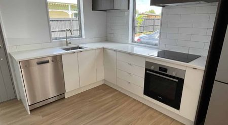 Near new two bedroom townhouse! - Photo 4