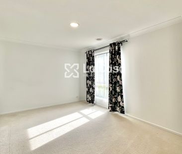 21 Robinia Place, Jerrabomberra NSW 2619 - House For Rent | Domain - Photo 3