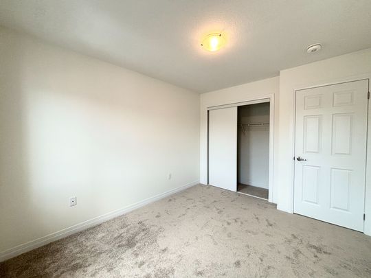 For Lease - 132 PORT Crescent, Welland, Ontario - Photo 1