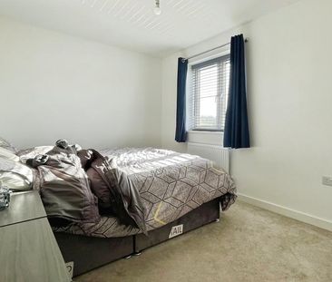 3 bedroom end of terrace house to rent - Photo 3