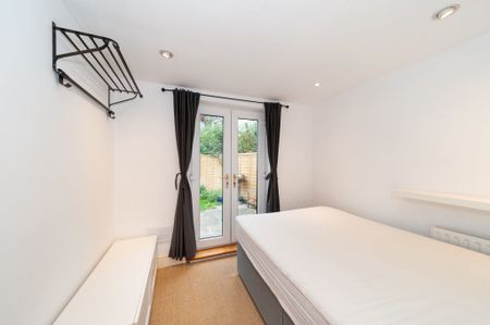 2 bed Flat in Kingswood Road , Lambeth, SW2 4JE - Photo 4