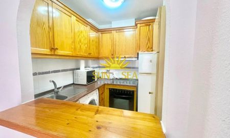 2-BEDROOM APARTMENT - TORREVIEJA - Foto 2