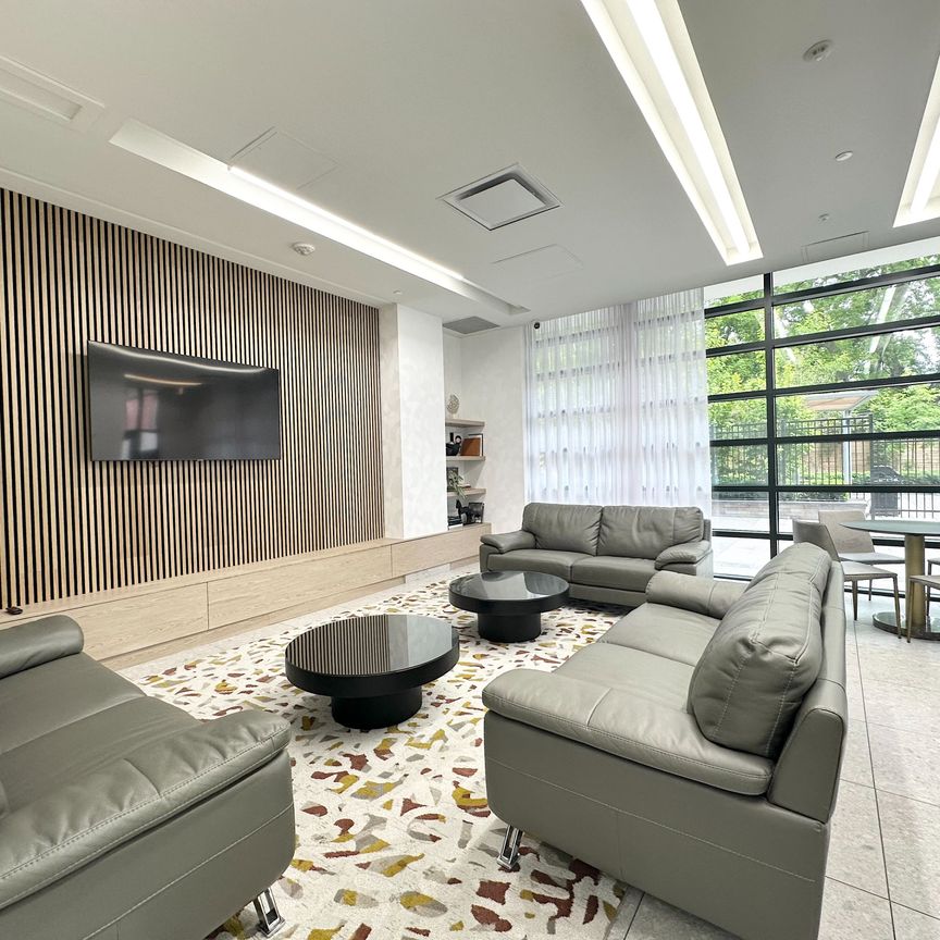 For Lease - 3385 Dundas Street Unit# 409, Toronto, Ontario - Photo 1
