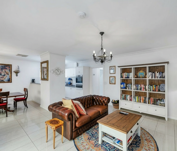 Pretty, Private & Perfectly Positioned Homette with 6.6kW Solar! - Photo 2