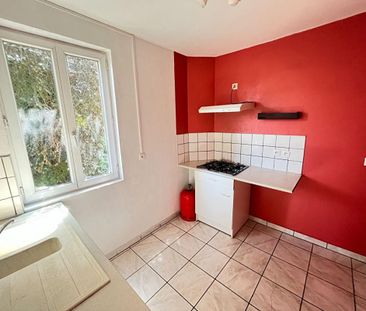 Location Appartement 2 pièces 45m² AIRE SUR L ADOUR 40800 - Photo 2